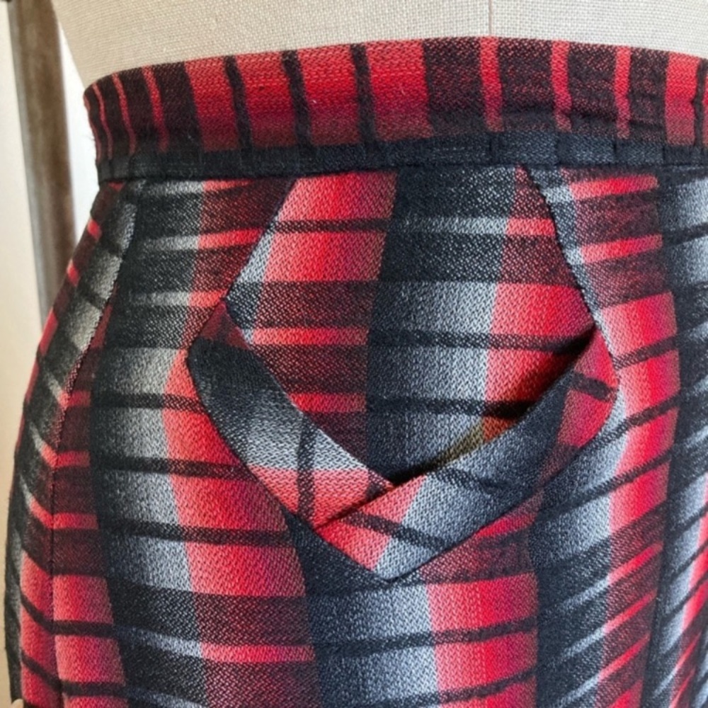 50s tailored pencil skirt, unusual pocket, plaid twill, true vintage, XS
